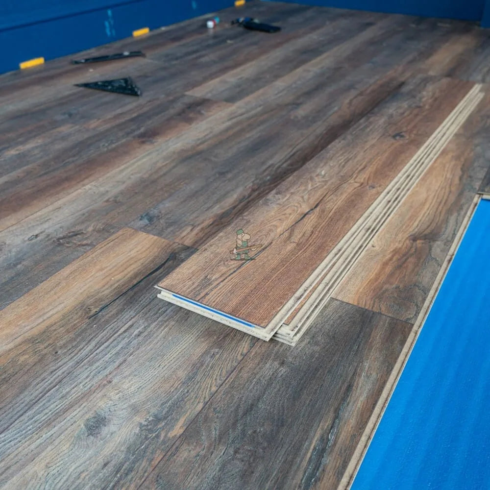 Rustic Oak 12mm Laminate – image 11