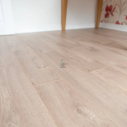 Nude Oak 12mm Laminate – image 6