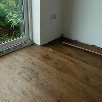 Antique Brown Oak Distressed 190mm Engineered Plank – image 8