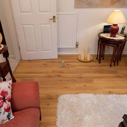 Embossed Natural Oak 12mm Laminate – image 10