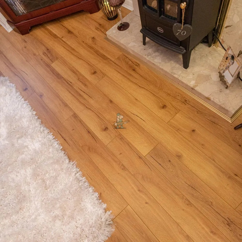 Embossed Natural Oak 12mm Laminate – image 7