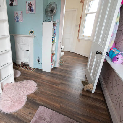 Rustic Oak 12mm Laminate – image 10