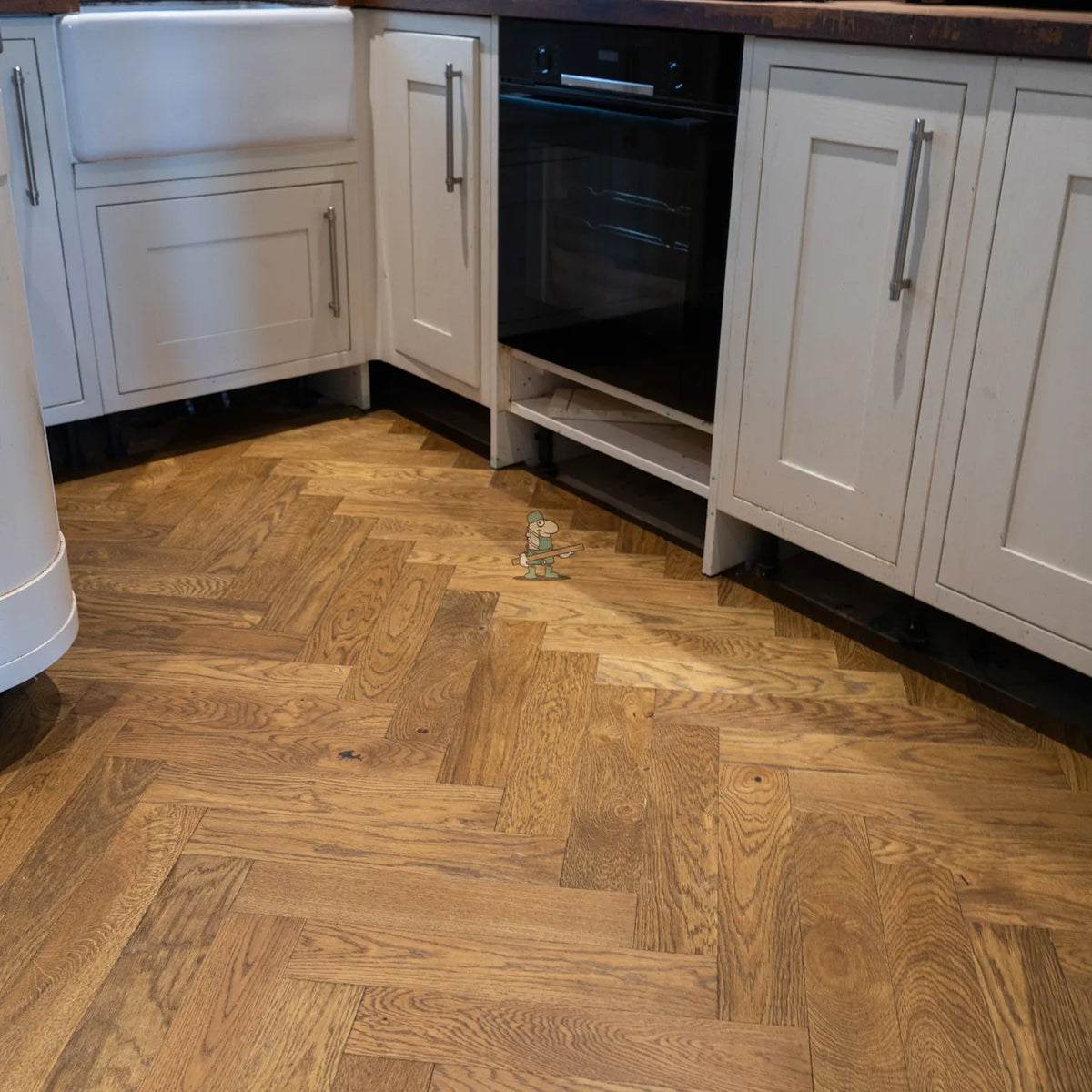 Golden Wheat Oak 90mm Engineered Herringbone – image 10