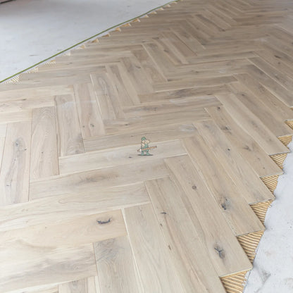 Barewood Oak 125mm Engineered Herringbone – image 6