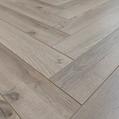 Grey Beige Oak Herringbone 12mm Laminate – image 10