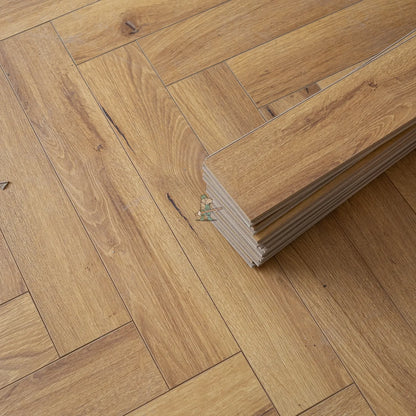 Embossed Natural Oak Herringbone 12mm Laminate – image 5