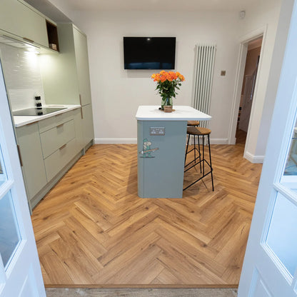 Smoked Oak Herringbone 12mm Laminate – image 8