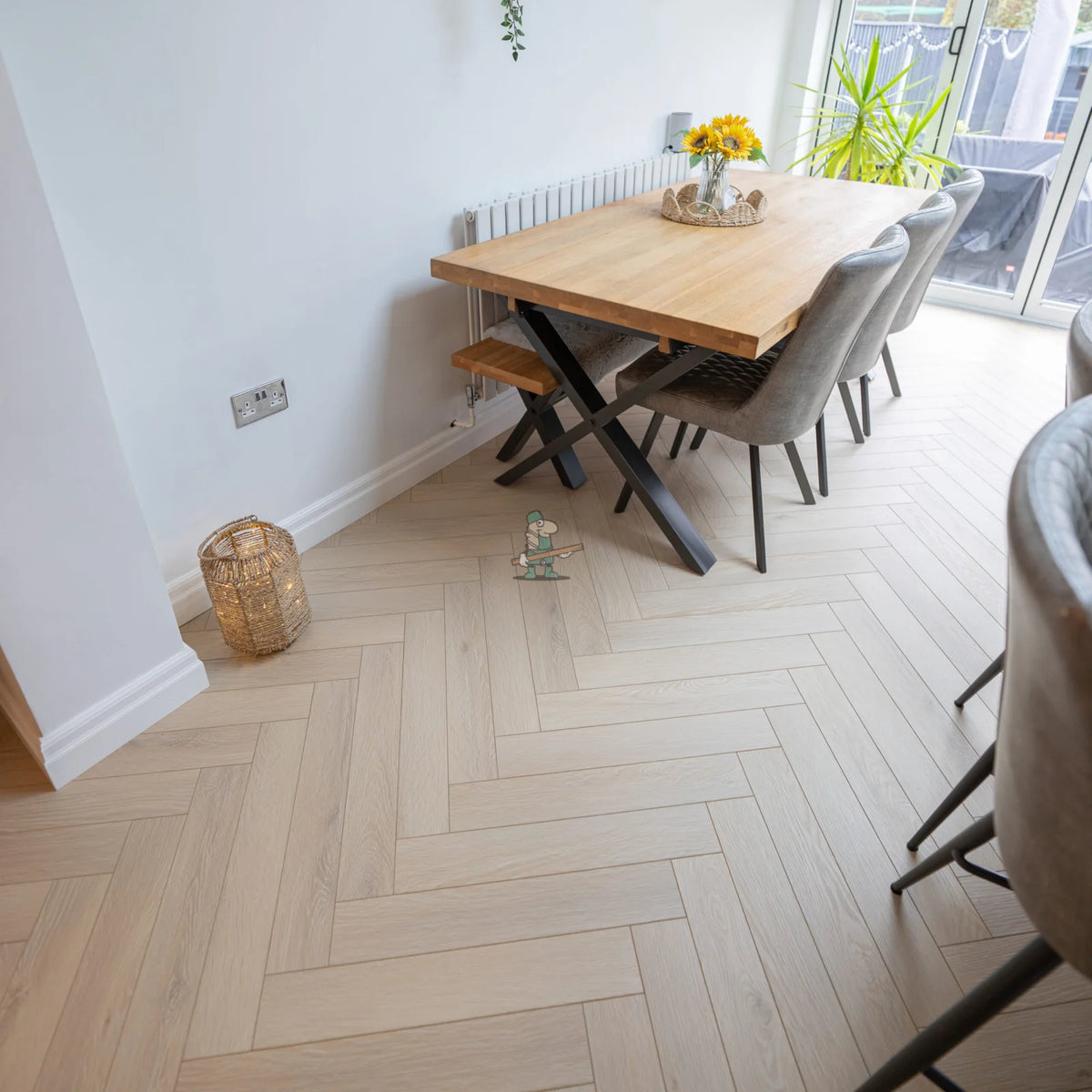 Savannah Oak Herringbone 12mm Laminate – image 8