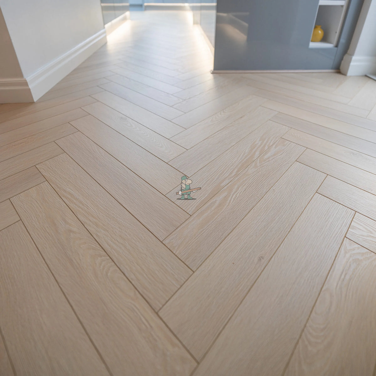 Savannah Oak Herringbone 12mm Laminate – close-up of the surface (3)