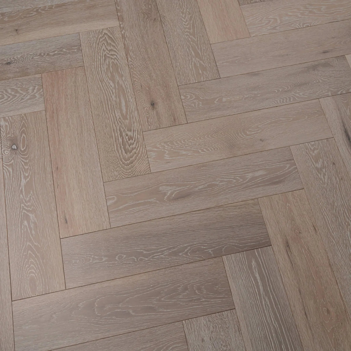 White Washed Oak 150mm Engineered Herringbone – image 3