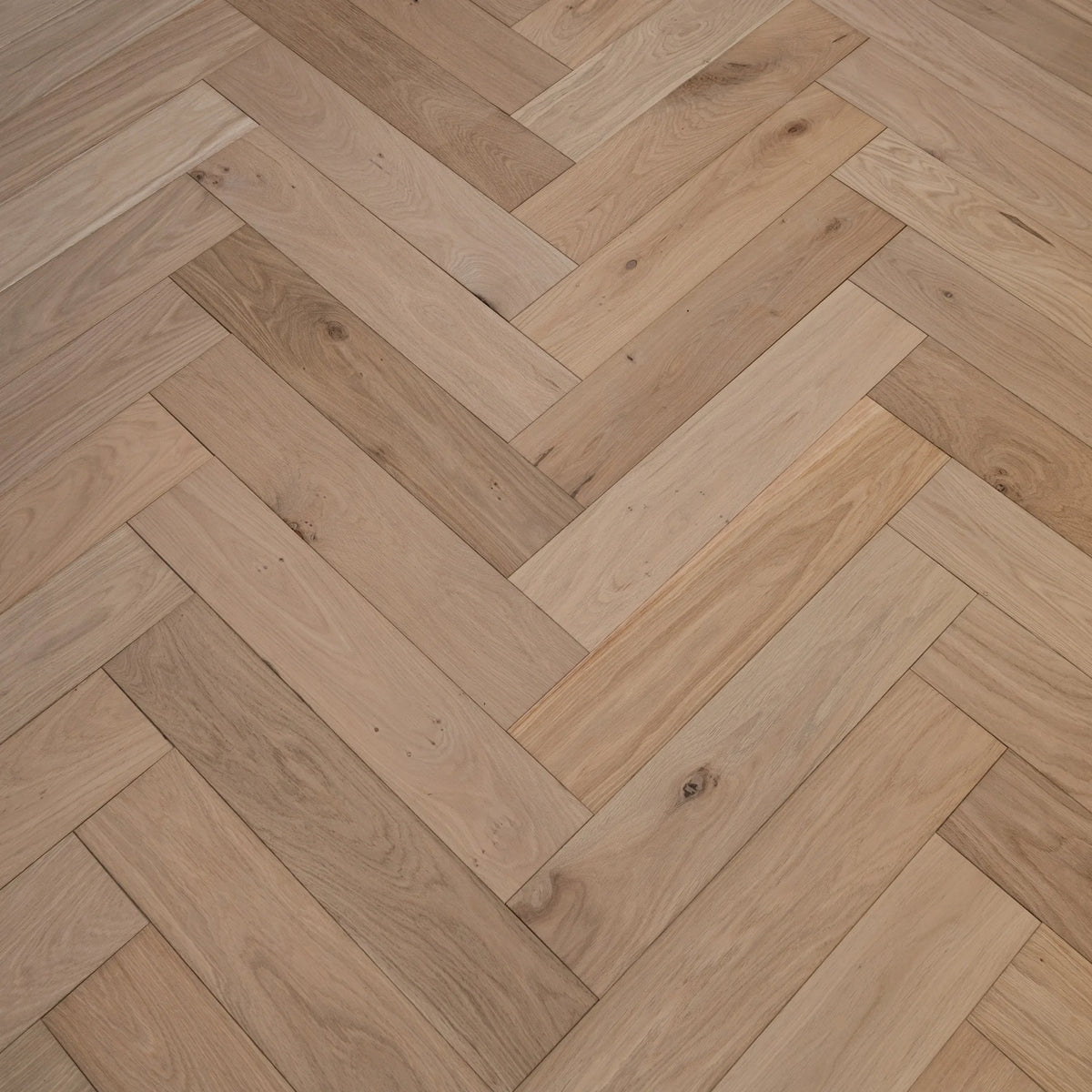 Unfinished Oak 125mm Engineered Herringbone – image 2