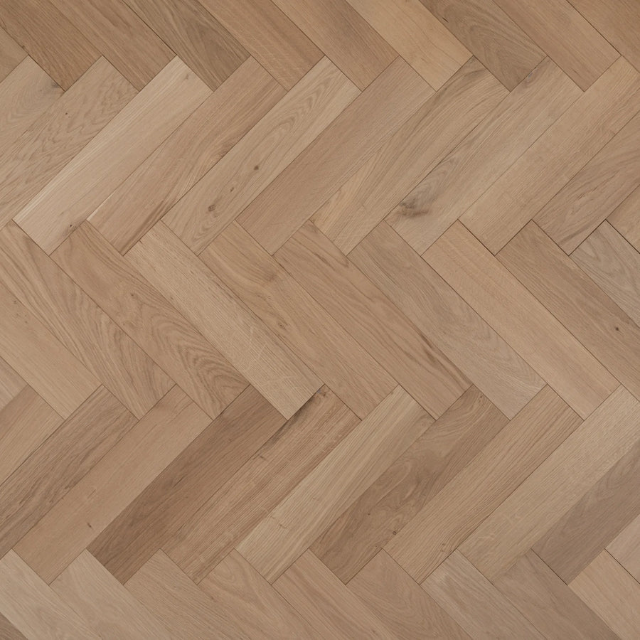 Unfinished Oak 90mm Engineered Herringbone, 18/4mm – image 1
