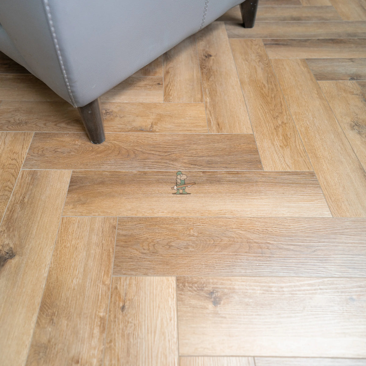Warm Oak Herringbone Click LVT – image 3