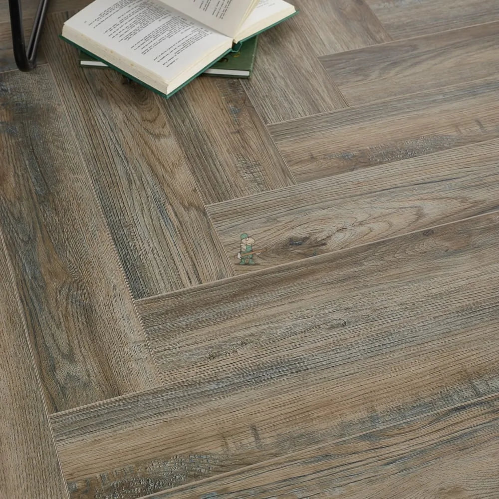 Harbour Grey Oak Herringbone Click LVT – close-up of the surface
