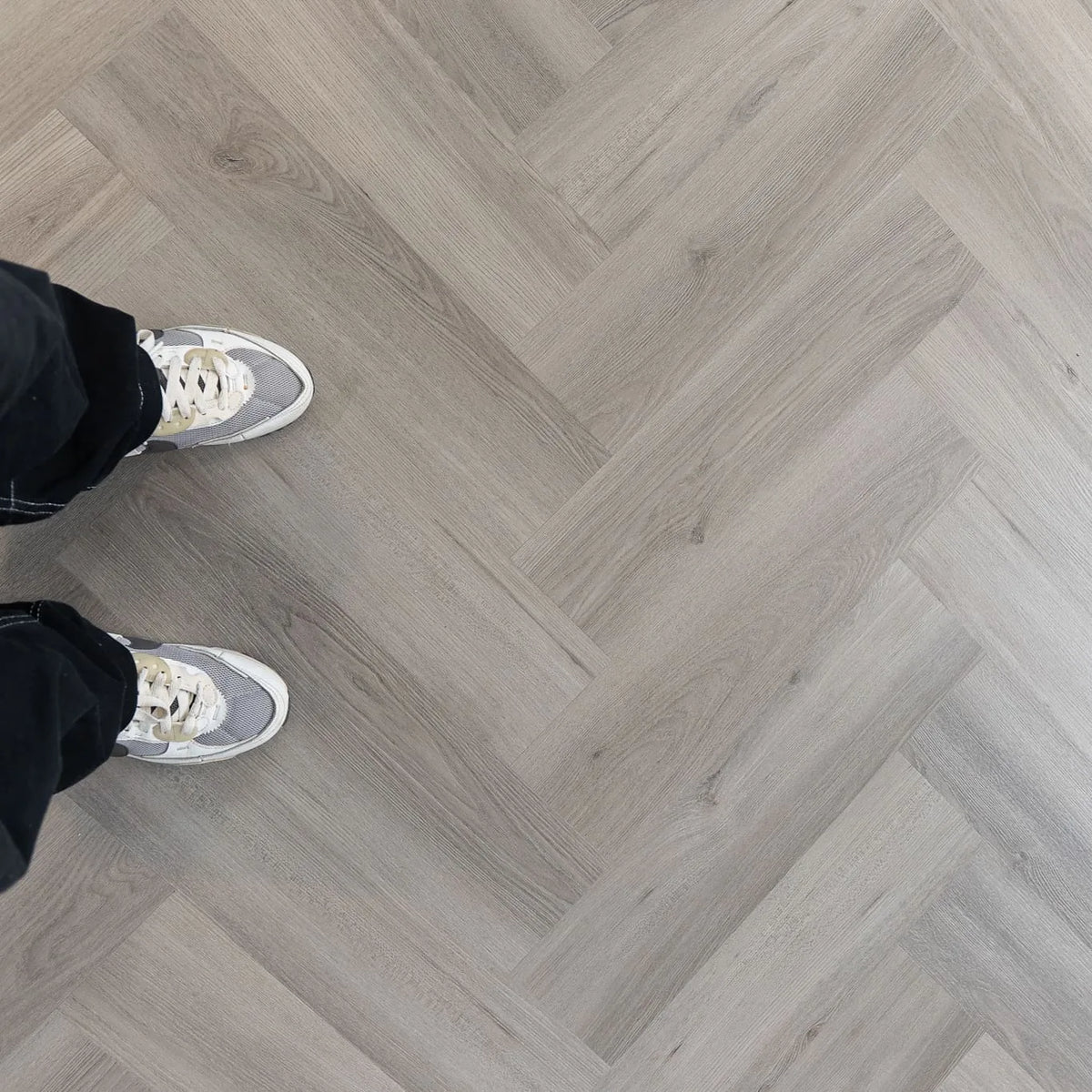 Imperial Grey Oak Herringbone Click LVT – close-up of the surface