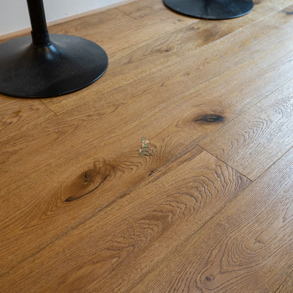 Brushed Golden Oak Hand Scraped 180mm Engineered Plank – image 8