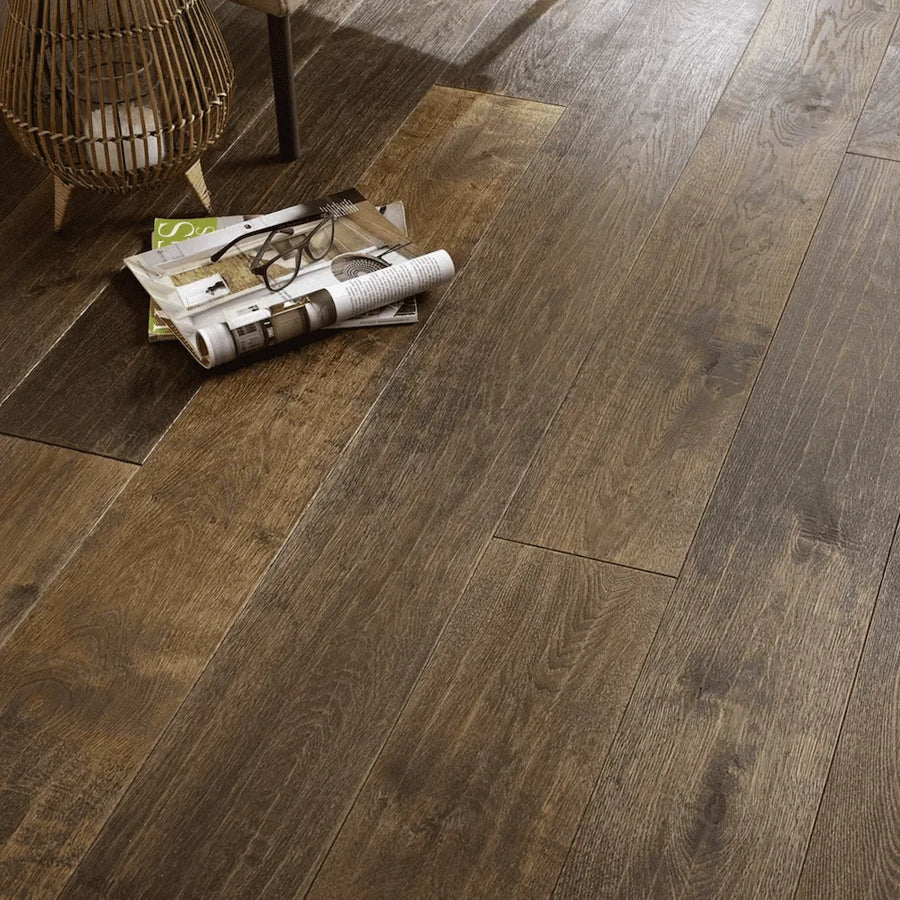 Brushed Antique Oak Hand Scraped 180mm Engineered Plank – image 1