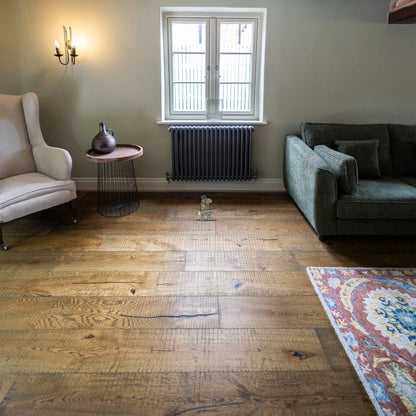 Golden Oak Distressed Hand Sawn 220mm Engineered Plank – image 9