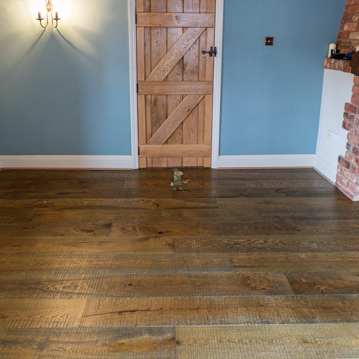 Golden Oak Distressed Hand Sawn 220mm Engineered Plank – image 6
