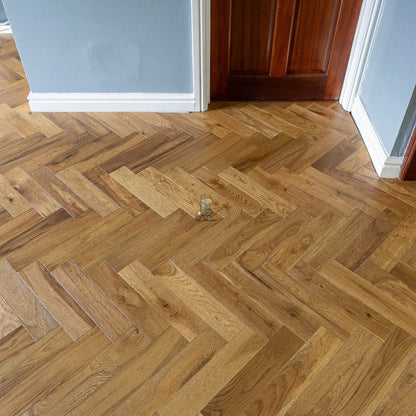 Golden Wheat Oak 90mm Engineered Herringbone – image 5
