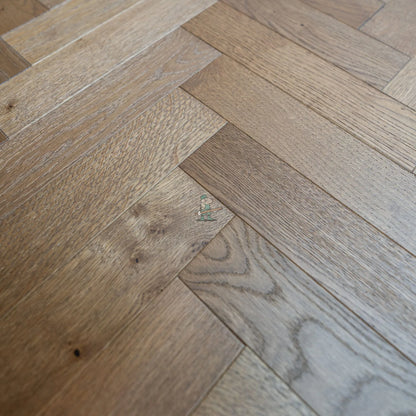 Old Harbour Oak 70mm Engineered Herringbone – image 7