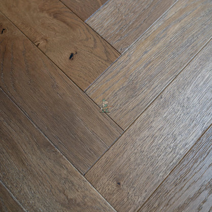 Old Harbour Oak 70mm Engineered Herringbone – image 5