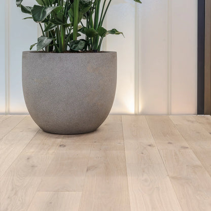Pale Invisible Lacquered Oak 190mm Engineered Plank – image 3