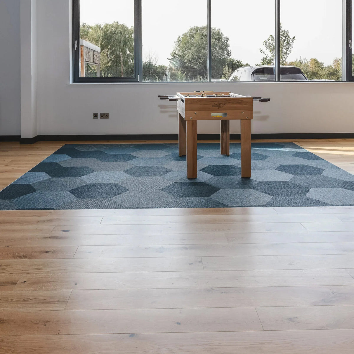 Signature Lacquered Oak 190mm Engineered Plank – image 3