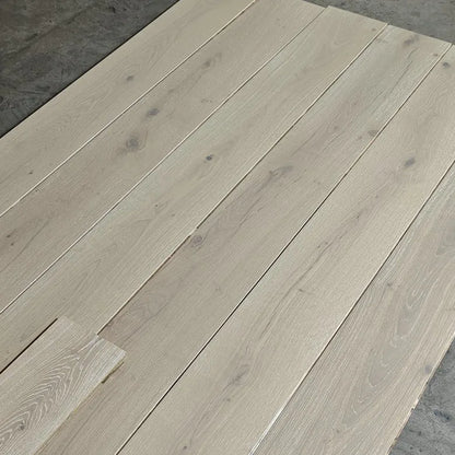 Alpine Lacquered Oak 220mm Engineered Plank – image 2