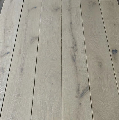 Alpine Lacquered Oak 220mm Engineered Plank – image 4