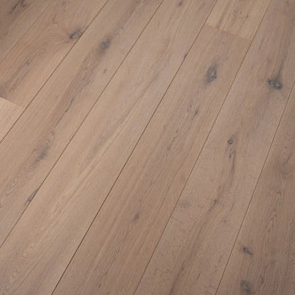 White Oiled Oak 190mm Engineered Plank – close-up of the surface