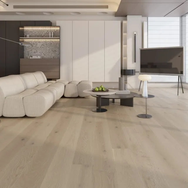 Ivory Washed Oak 190mm Engineered Plank – close-up of the surface