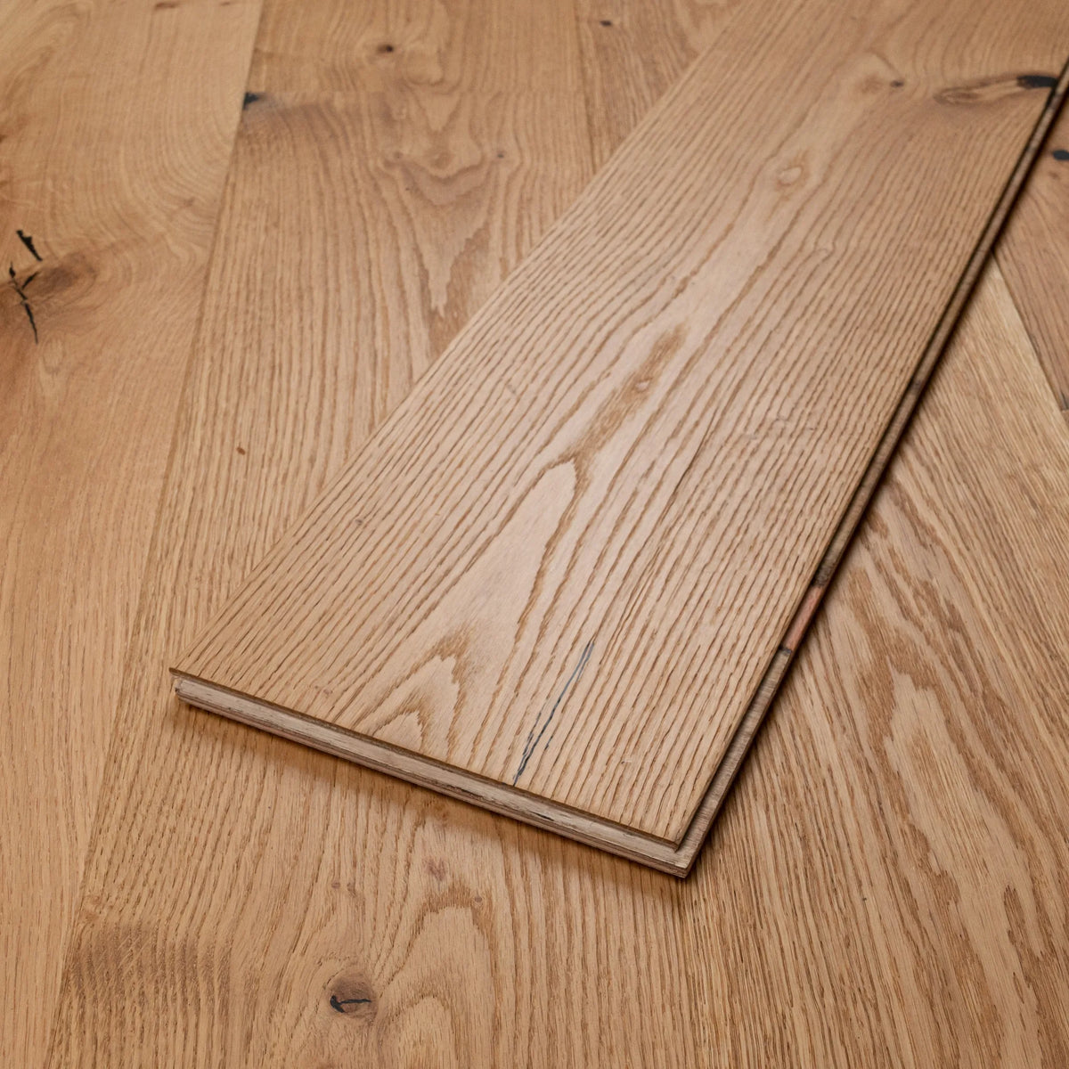 Signature Brushed & Oiled Oak 190mm Engineered Plank – close-up of the surface