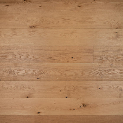 Signature Brushed & Oiled Oak 190mm Engineered Plank – close-up of the surface (2)