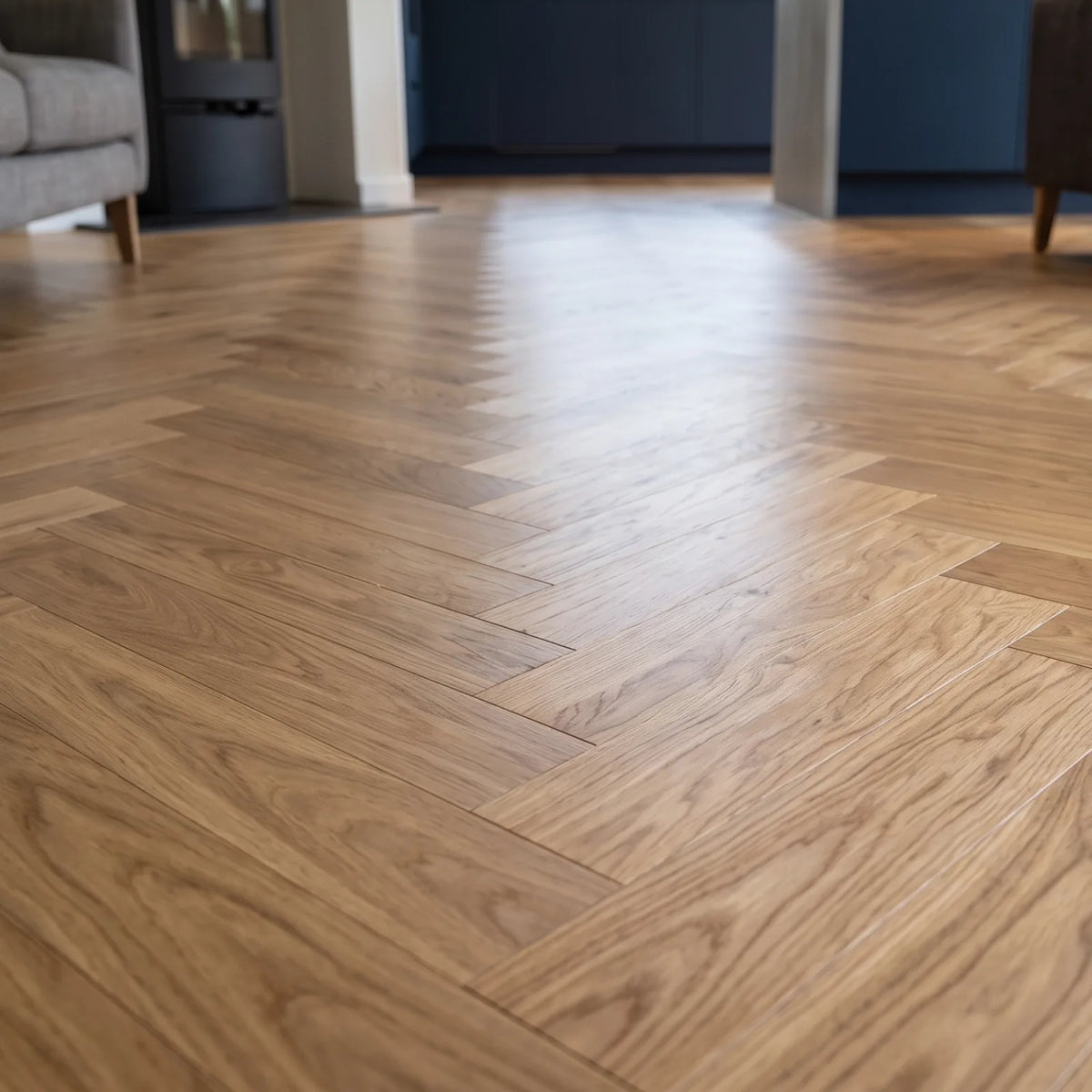 Natural Smooth Oak 90mm Engineered Herringbone – image 3
