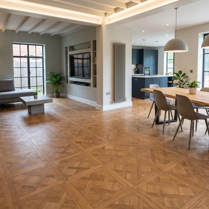 Harvest Oak Versailles Panel 12mm Laminate – image 1
