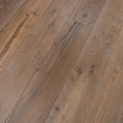 Weathered White Distressed Oak 220mm Engineered Plank – image 10