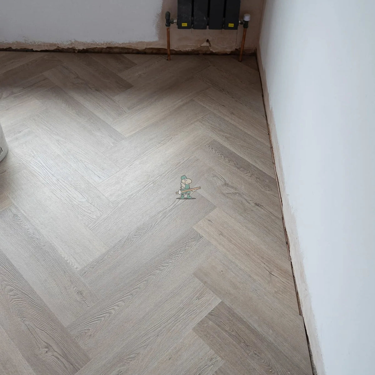 Quayside Umber Oak Herringbone Click LVT – close-up of the surface (6)