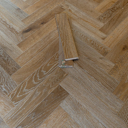 Smoked Limed Oak 90mm Engineered Herringbone – image 3