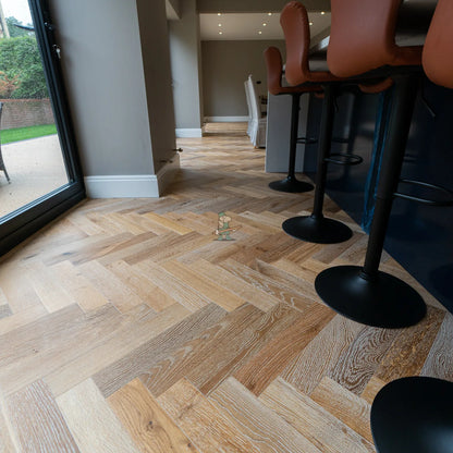 Smoked Limed Oak 90mm Engineered Herringbone – image 10