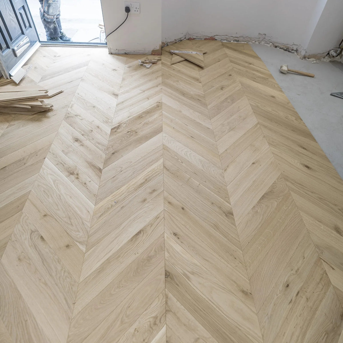 Nordic Light Oak 90mm Engineered Chevron – image 6
