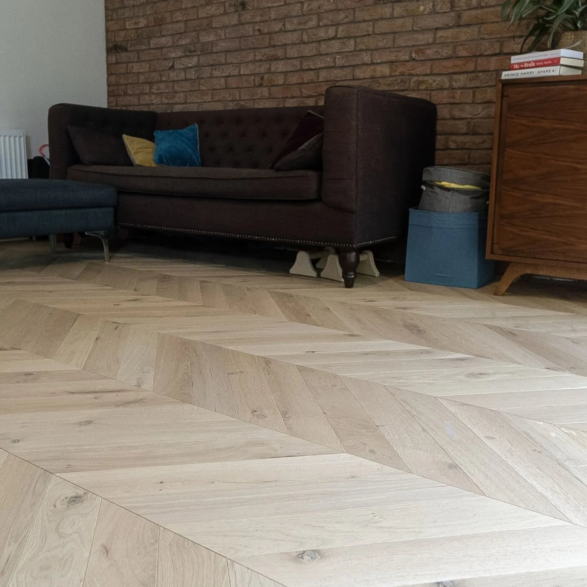 Nordic Light Oak 90mm Engineered Chevron – image 8