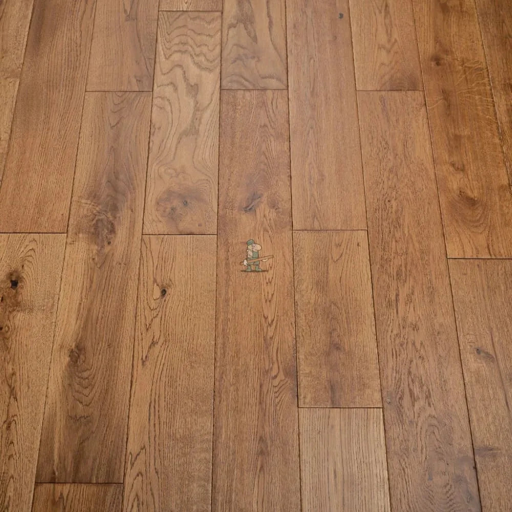 Golden Oak Oiled Hand Scraped 125mm Solid Plank – laid in a living room (2)