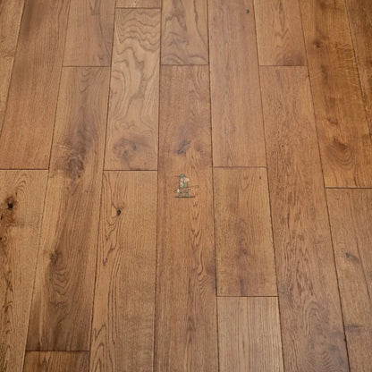 Golden Oak Oiled Hand Scraped 125mm Solid Plank – laid in a living room (2)