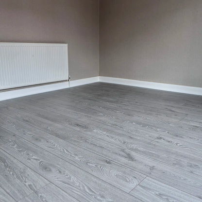 Grey Oak 12mm Laminate – image 1