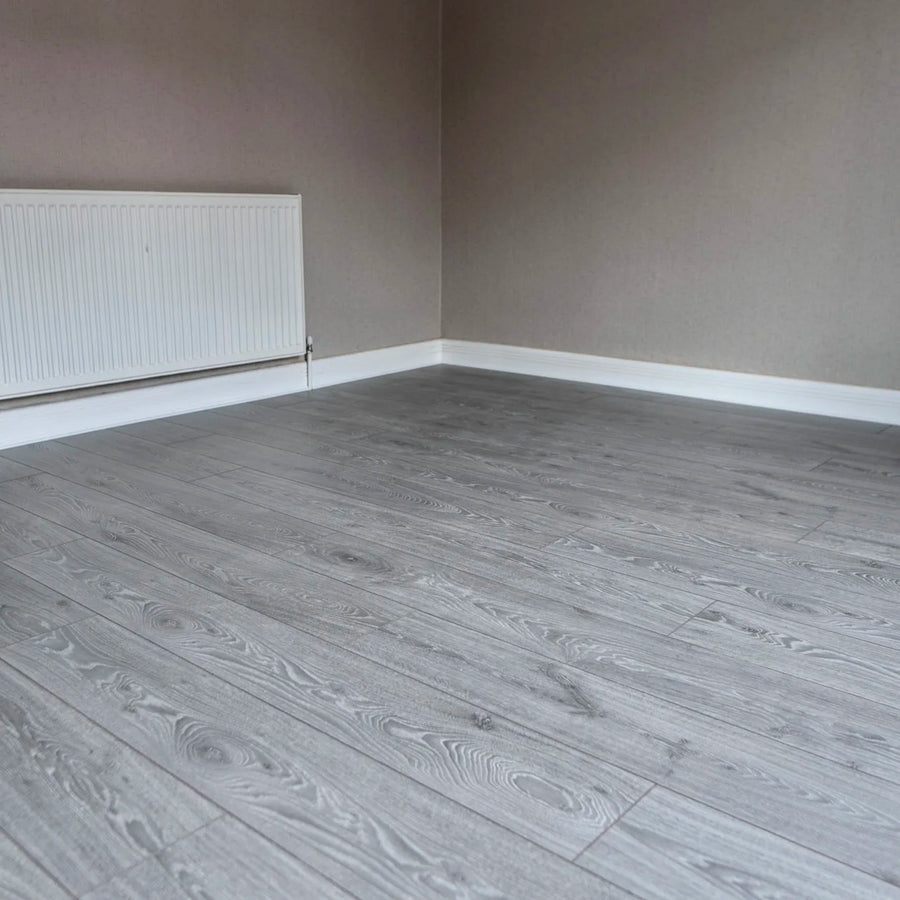 Grey Oak 12mm Laminate – image 1