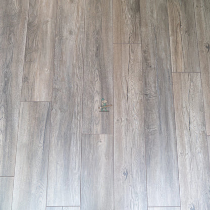Rustic Grey Oak 12mm Laminate – laid in a living room (7)