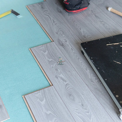 Grey Oak 12mm Laminate – image 4