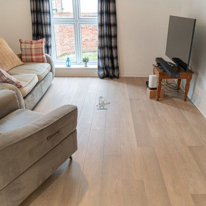 Ash White Oak 12mm Laminate – image 4