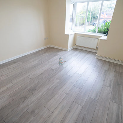 Feather Grey Oak 12mm Laminate – image 4
